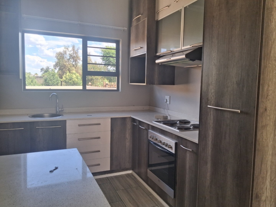 To Let 3 Bedroom Property for Rent in Hillside Free State